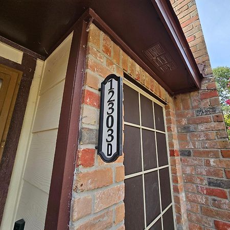 Centrally Located Houston Retreat! Sleeps 8, 10 Min To Downtown, Free Parking Extérieur photo
