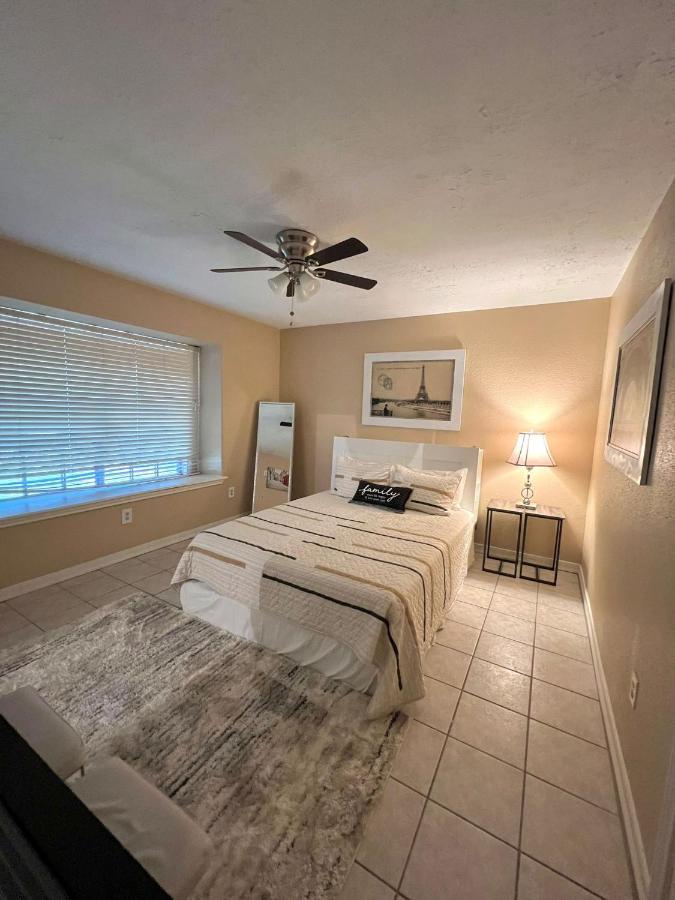 Centrally Located Houston Retreat! Sleeps 8, 10 Min To Downtown, Free Parking Extérieur photo