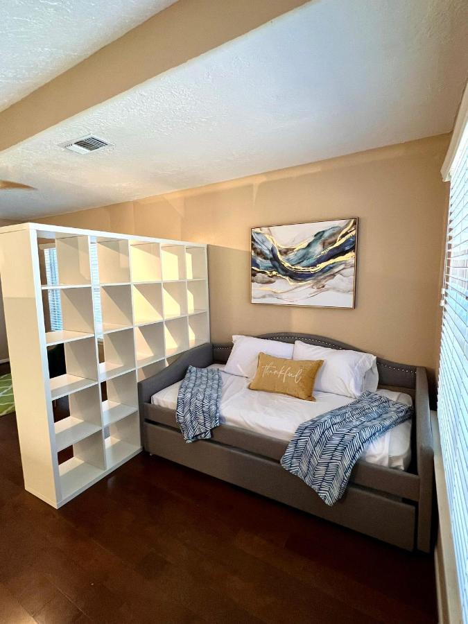 Centrally Located Houston Retreat! Sleeps 8, 10 Min To Downtown, Free Parking Extérieur photo