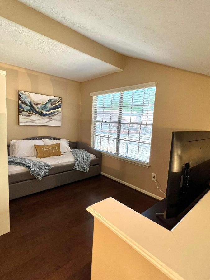 Centrally Located Houston Retreat! Sleeps 8, 10 Min To Downtown, Free Parking Extérieur photo