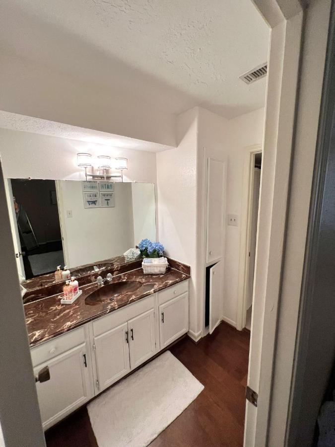 Centrally Located Houston Retreat! Sleeps 8, 10 Min To Downtown, Free Parking Extérieur photo