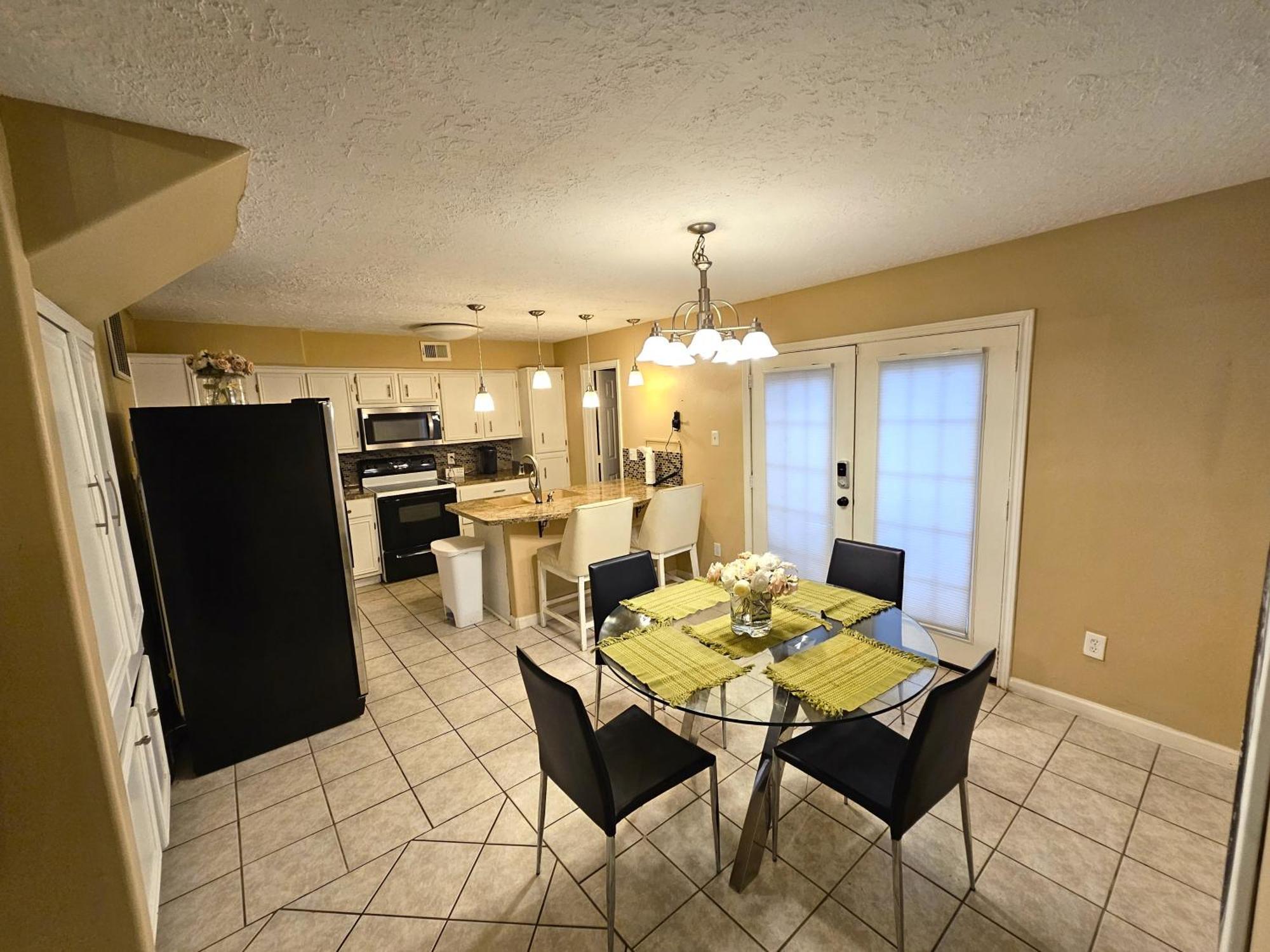 Centrally Located Houston Retreat! Sleeps 8, 10 Min To Downtown, Free Parking Extérieur photo